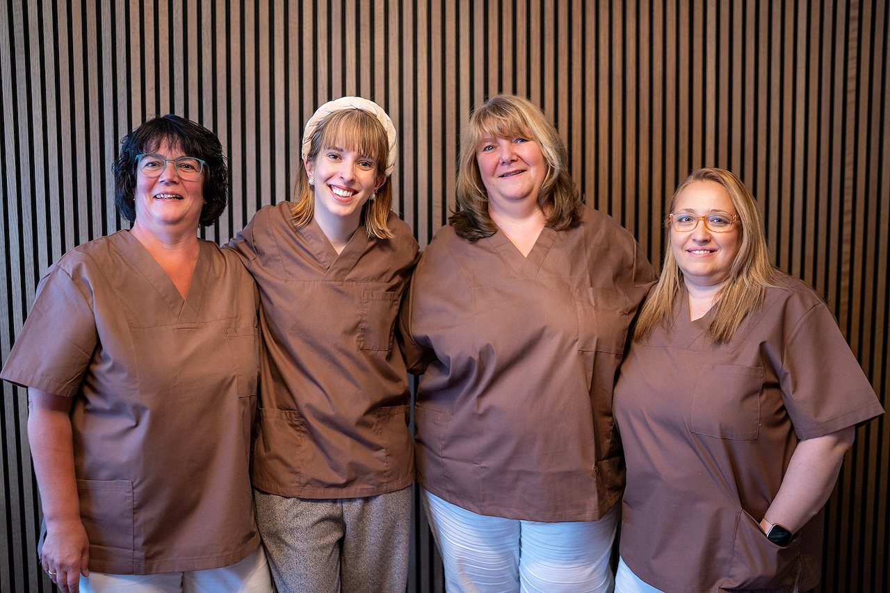 Team Praxis Schilbach Teamfoto von Ärztin und MFA's